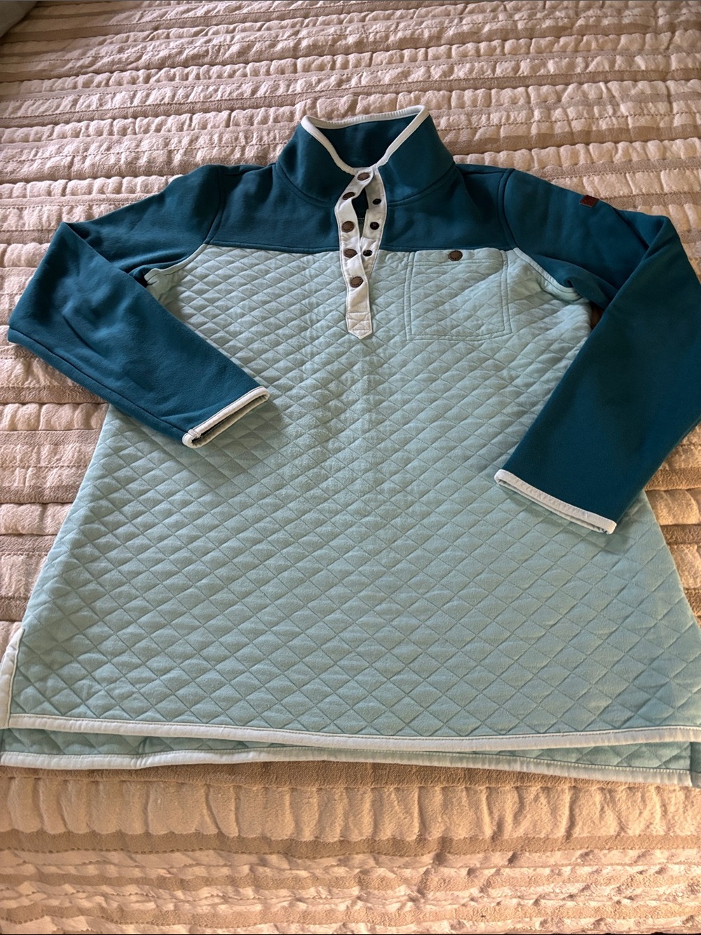 L.L. Bean Quilted Pullover Sweatshirt in Teal & Light Blue